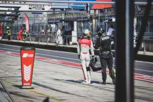 GTworldCH Nürburgring - Phoenix Racing AUDI R8 #5 waiting Jamie Green for Kim Luis Schramm - P9 RII| © ADVIGA